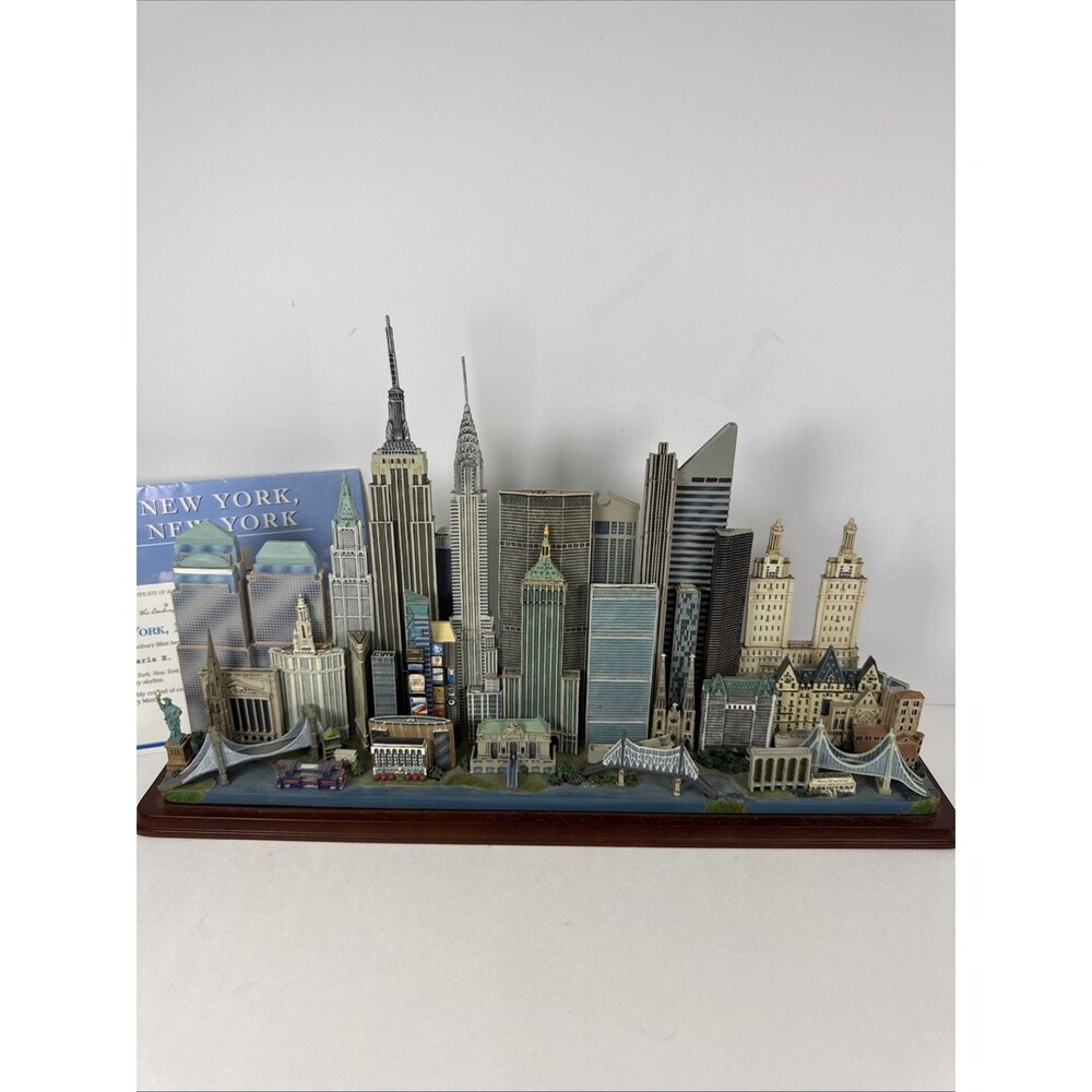 NEW YORK CITY SKYLINE DANBURY MINT MANHATTAN Landmark Buildings - COA INCLUDED